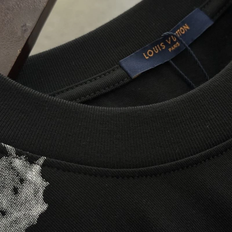 Louis Vuitton T-Shirts Upgraded 137147
