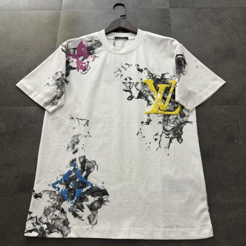 Louis Vuitton T-Shirts Breathable 137157