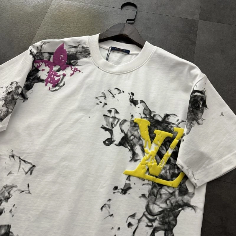Louis Vuitton T-Shirts Breathable 137157