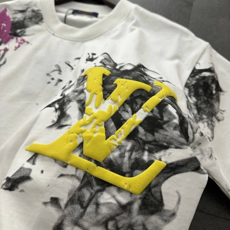 Louis Vuitton T-Shirts Breathable 137157