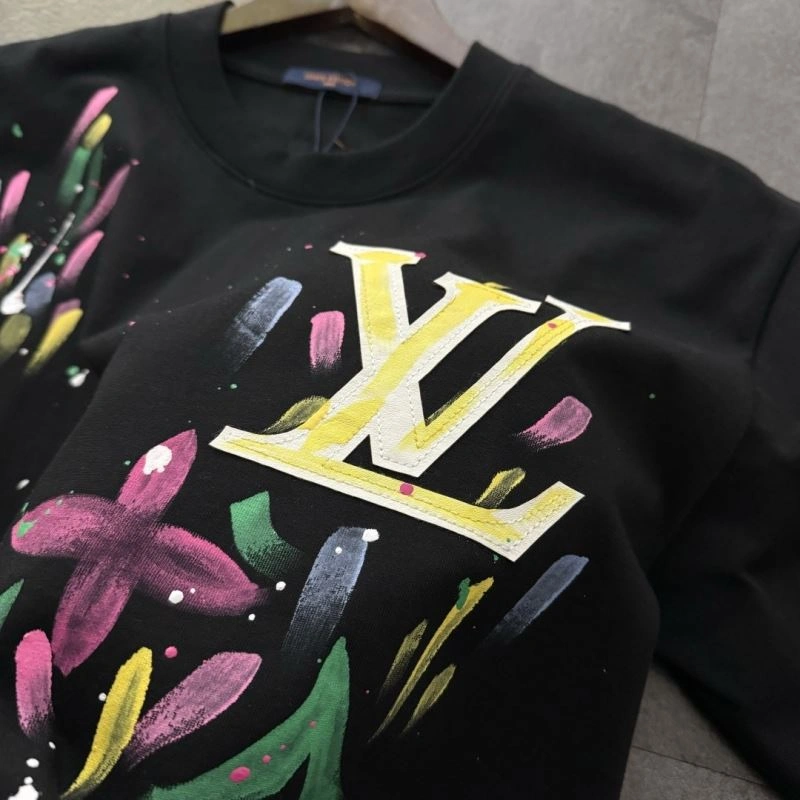 Trendy Louis Vuitton T-Shirts 137149