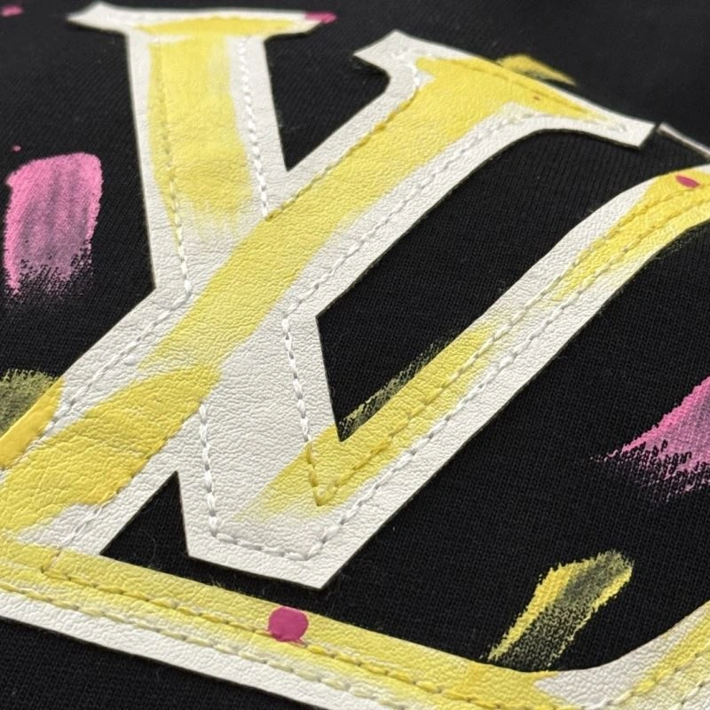 Trendy Louis Vuitton T-Shirts 137149