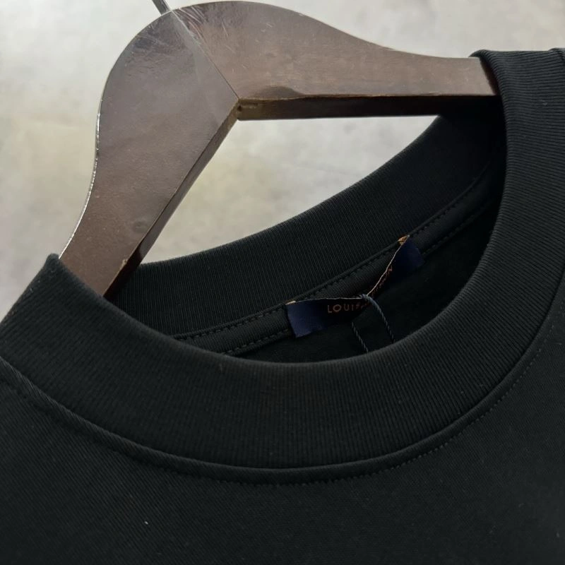Louis Vuitton T-Shirts Functional 137154