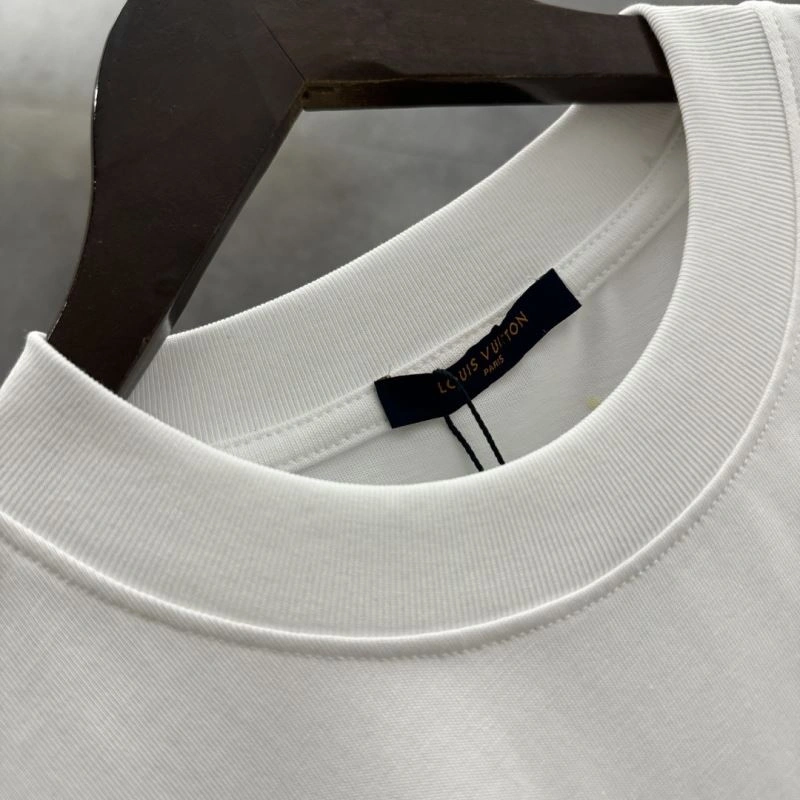 UrbanChic Louis Vuitton T-Shirts 137146