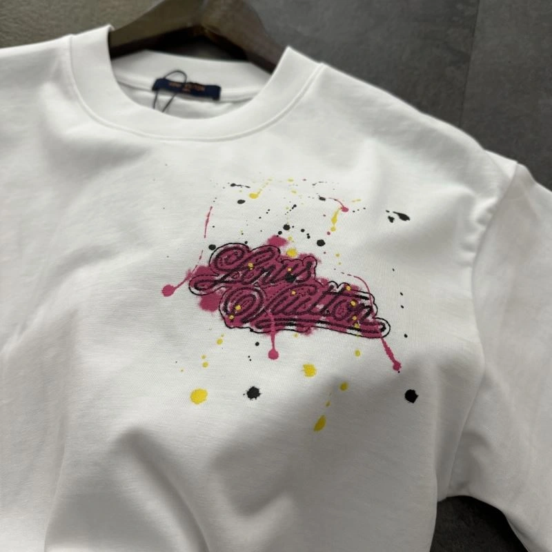 UrbanChic Louis Vuitton T-Shirts 137146