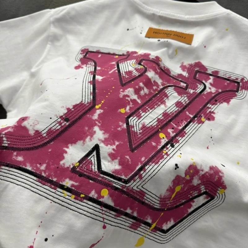 UrbanChic Louis Vuitton T-Shirts 137146