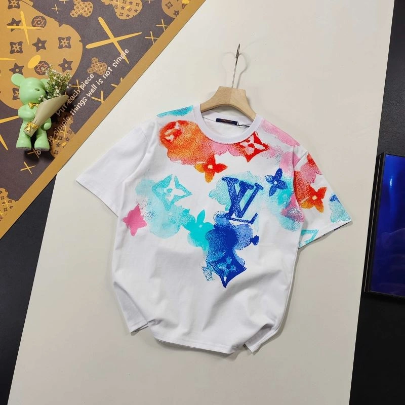 Unisex Louis Vuitton T-Shirts 137164