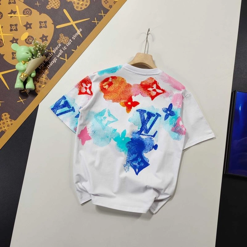 Unisex Louis Vuitton T-Shirts 137164