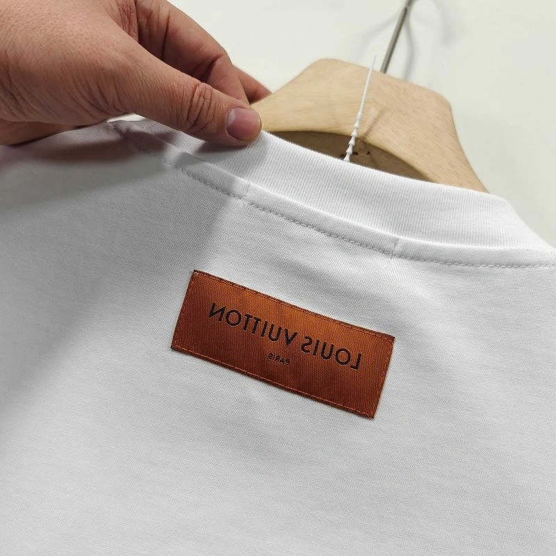 Louis Vuitton T-Shirts FashionForward 137142