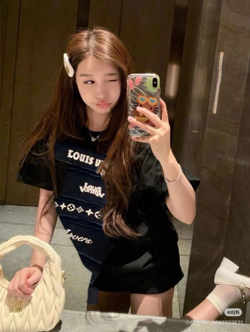 Louis Vuitton T-Shirts FashionForward 137142