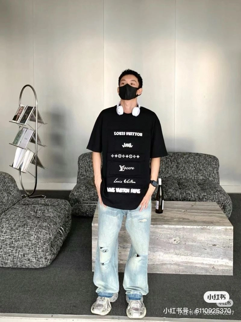 Louis Vuitton T-Shirts FashionForward 137142