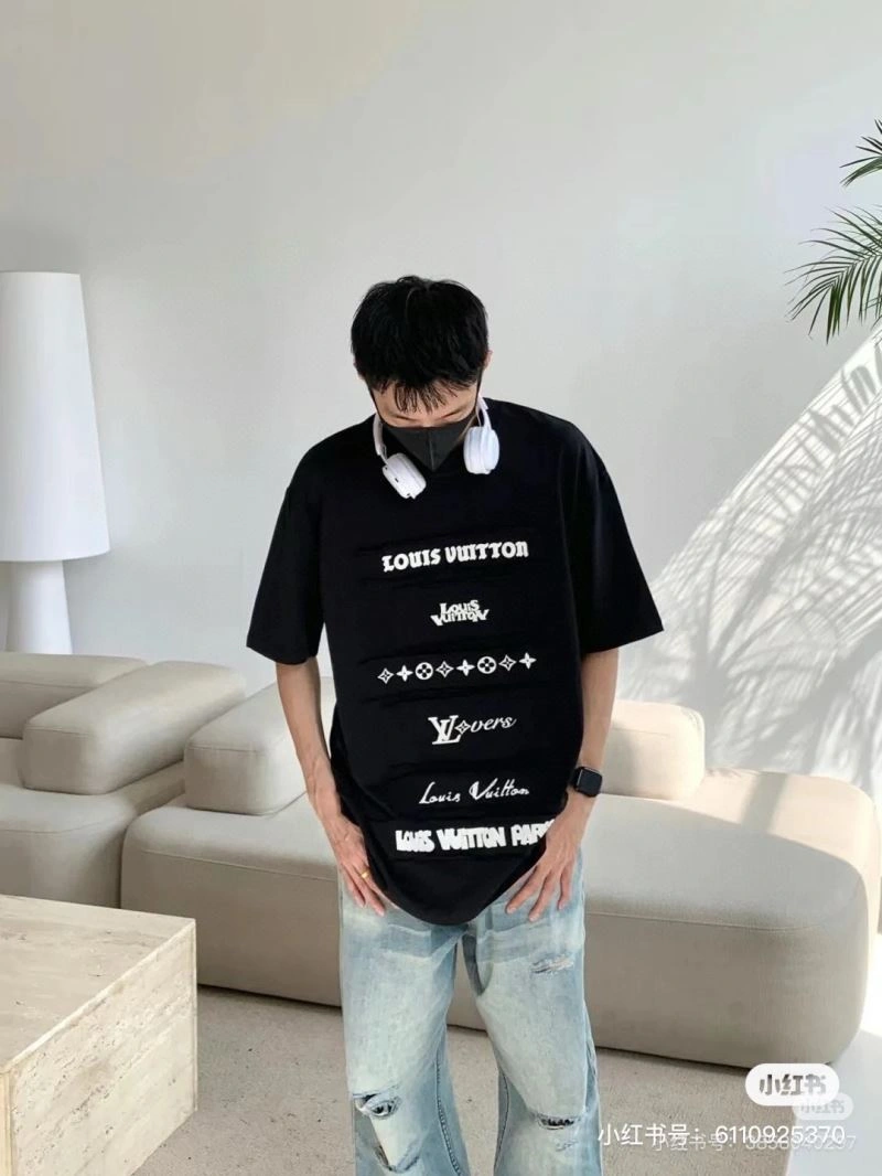 Louis Vuitton T-Shirts FashionForward 137142