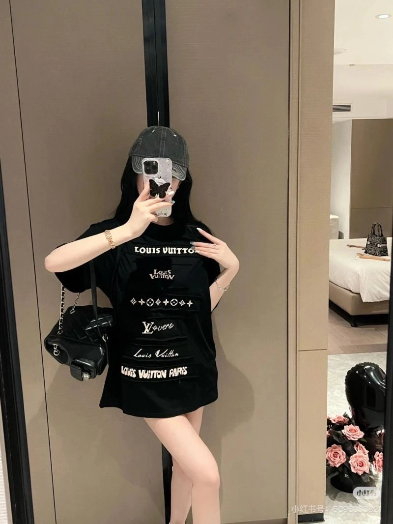 Louis Vuitton T-Shirts FashionForward 137142