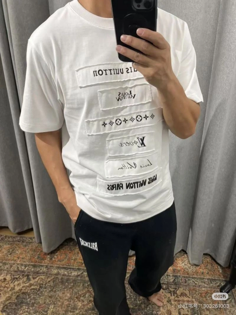 Louis Vuitton T-Shirts FashionForward 137142