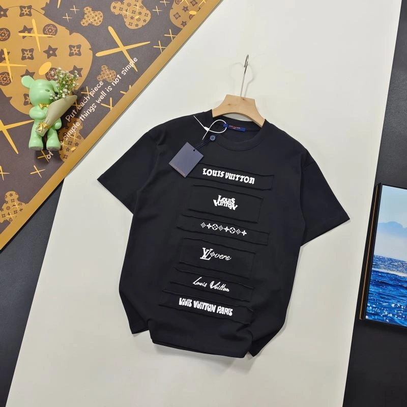 Louis Vuitton T-Shirts FashionForward 137142