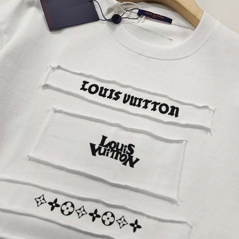 Louis Vuitton T-Shirts FashionForward 137142