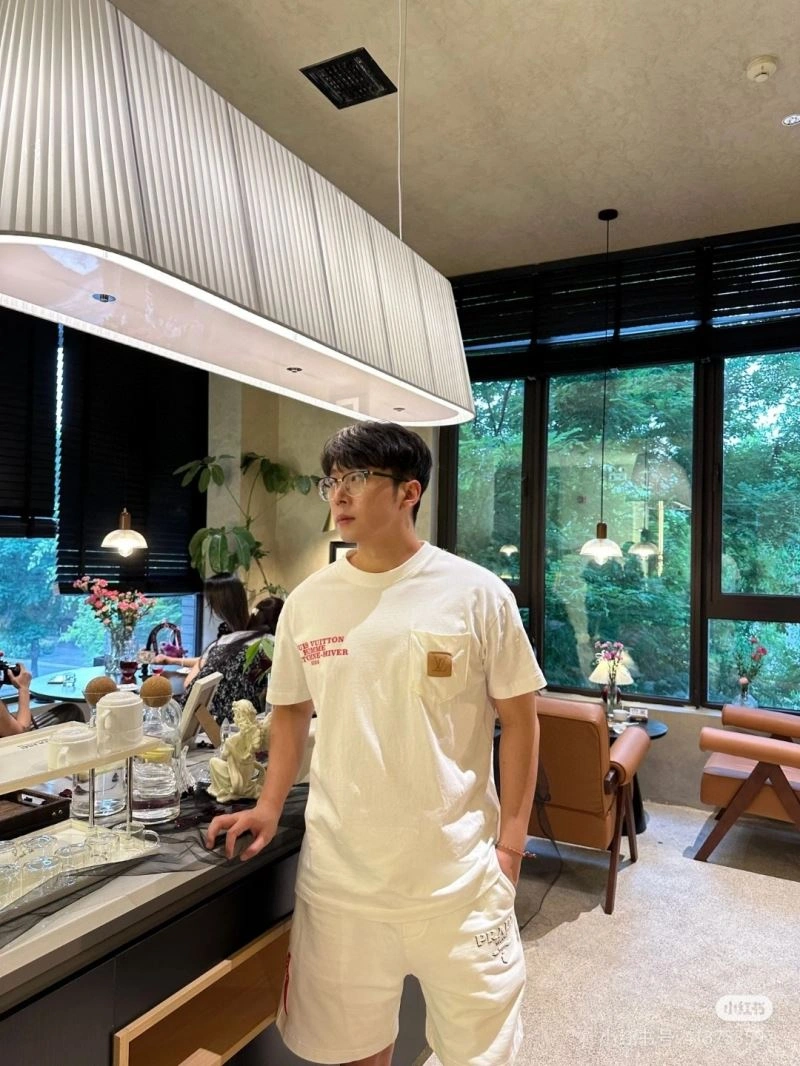 UrbanStyle Louis Vuitton T-Shirts 137140