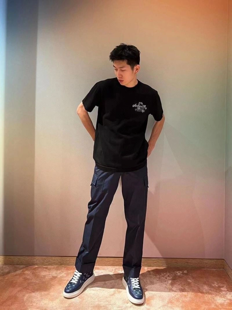 Louis Vuitton T-Shirts ZipUp 137136