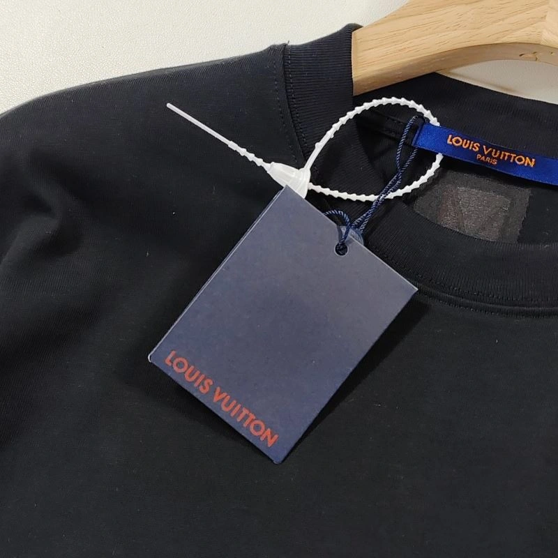 Louis Vuitton T-Shirts ZipUp 137136