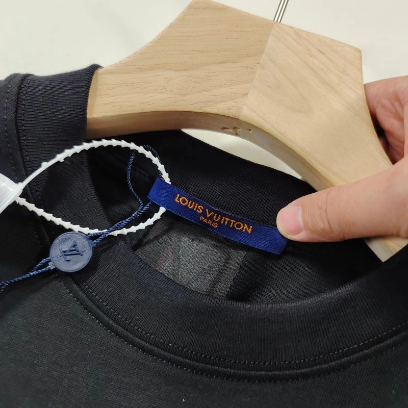 Louis Vuitton T-Shirts ZipUp 137136