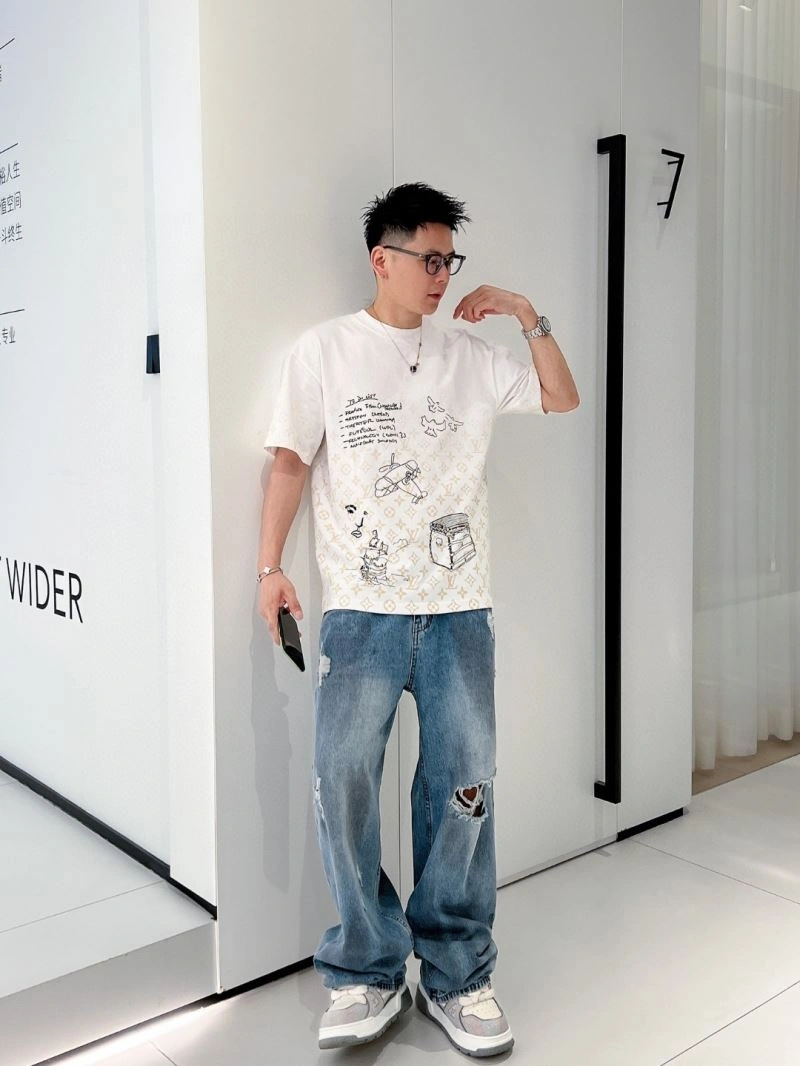 Louis Vuitton T-Shirts ModernLook 137139