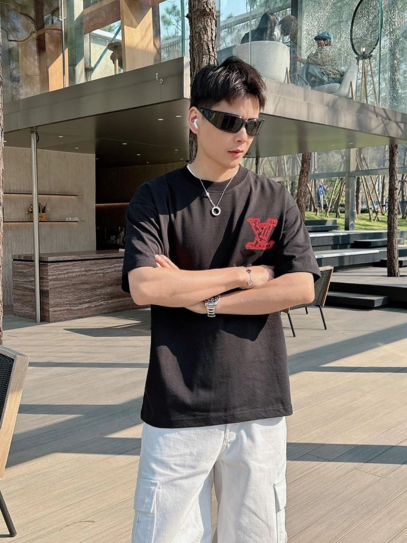 Louis Vuitton T-Shirts Affordable 137137