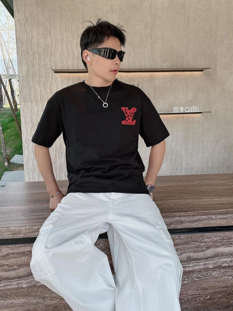 Louis Vuitton T-Shirts Affordable 137137