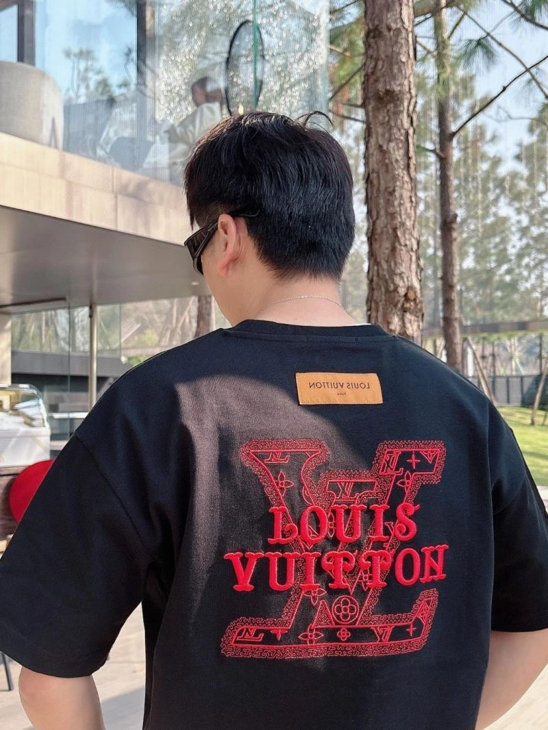 Louis Vuitton T-Shirts Affordable 137137