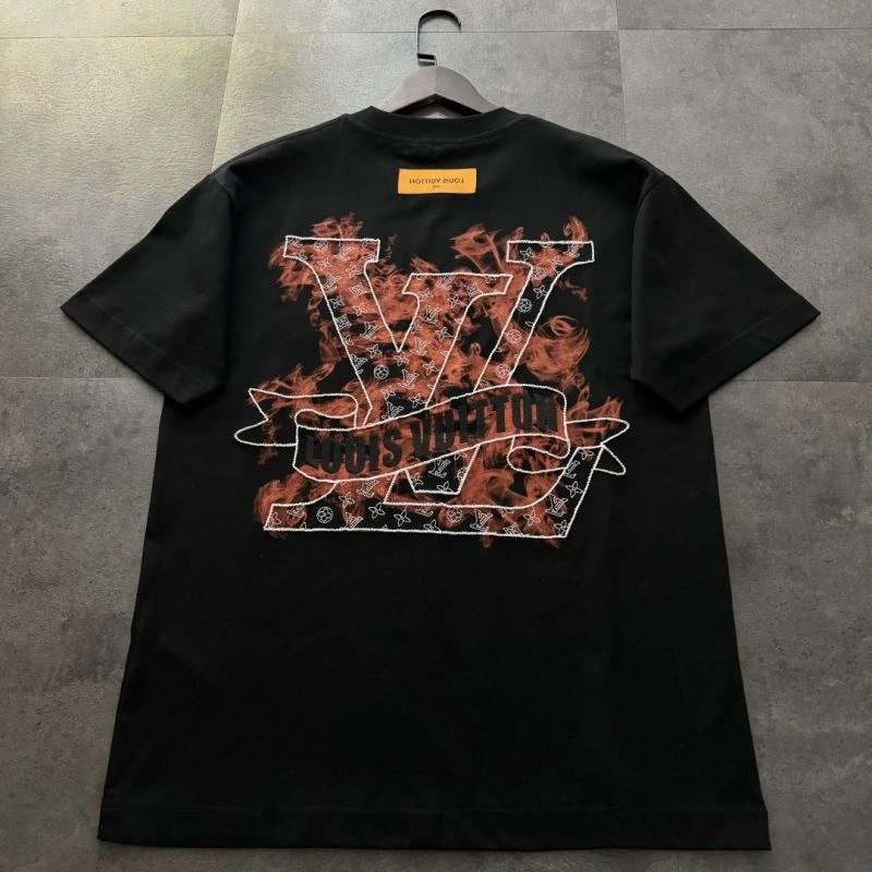 Louis Vuitton T-Shirts Youthful 137121