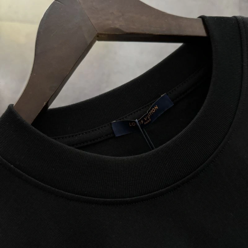 Louis Vuitton T-Shirts Youthful 137121