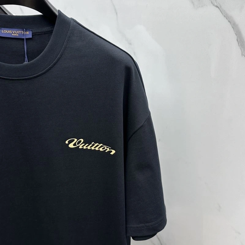 Louis Vuitton T-Shirts MoistureWicking 137132