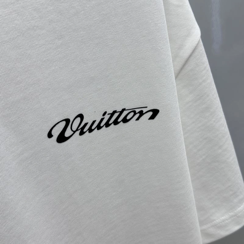 Neat Louis Vuitton T-Shirts 137119