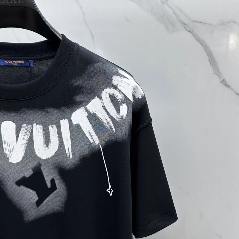 Sophisticated Louis Vuitton T-Shirts 137124