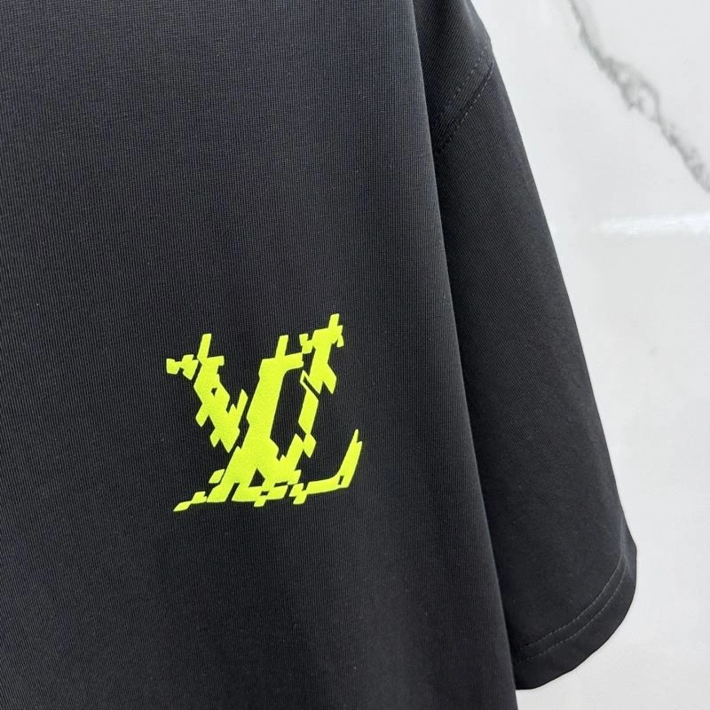 Bright Louis Vuitton T-Shirts 137128