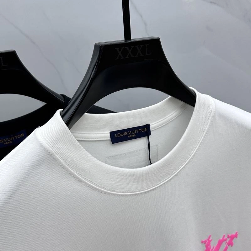 Stretchable Louis Vuitton T-Shirts 137133