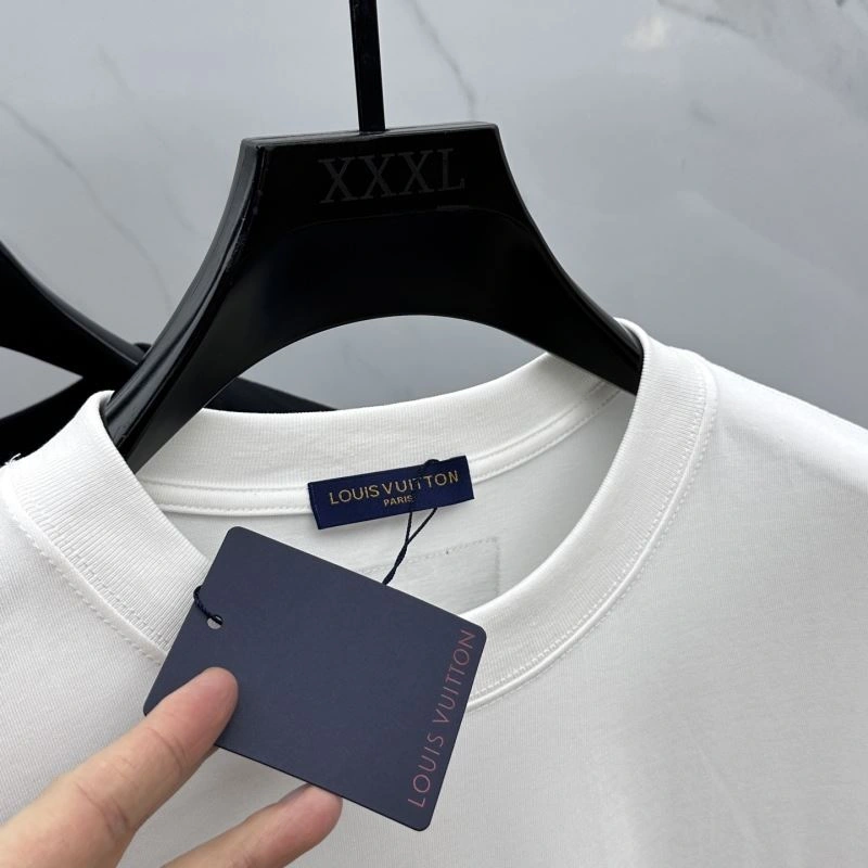Stretchable Louis Vuitton T-Shirts 137133