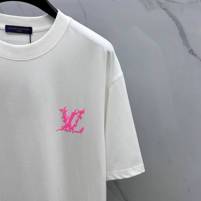 Stretchable Louis Vuitton T-Shirts 137133