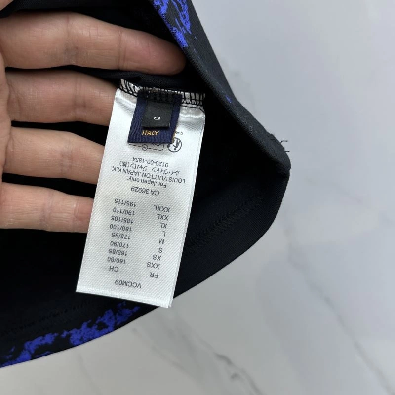 Breathable Louis Vuitton T-Shirts 137129