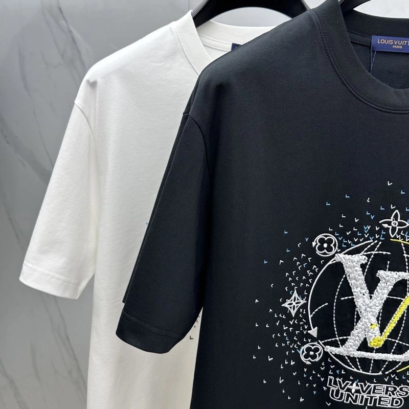 Louis Vuitton T-Shirts Bold 137122