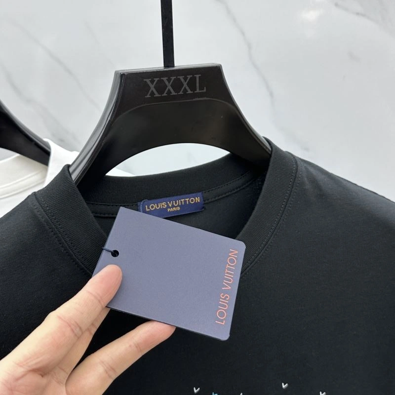 Louis Vuitton T-Shirts Bold 137122