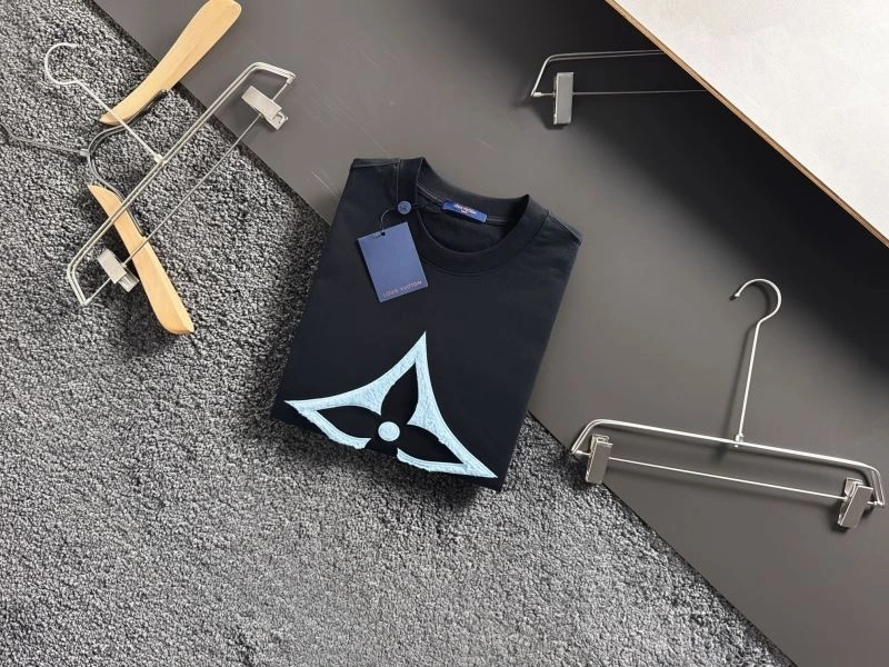 WaterResistant Louis Vuitton T-Shirts 137108
