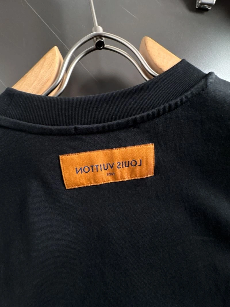 WaterResistant Louis Vuitton T-Shirts 137108