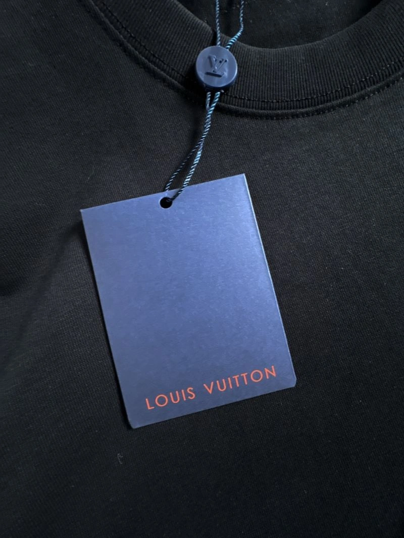 WaterResistant Louis Vuitton T-Shirts 137108