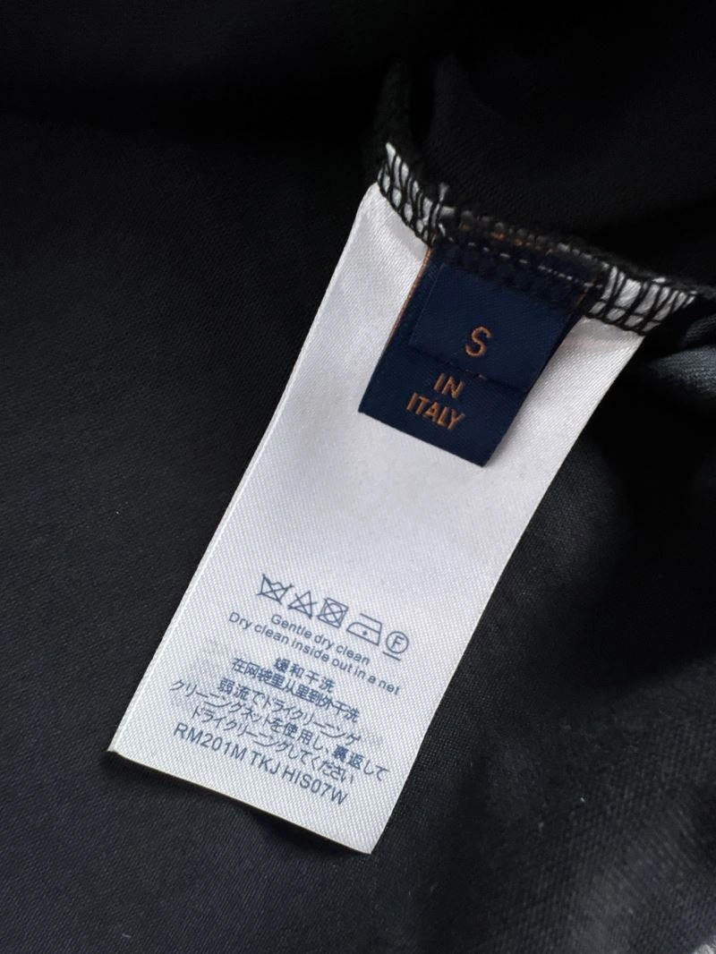 WaterResistant Louis Vuitton T-Shirts 137108