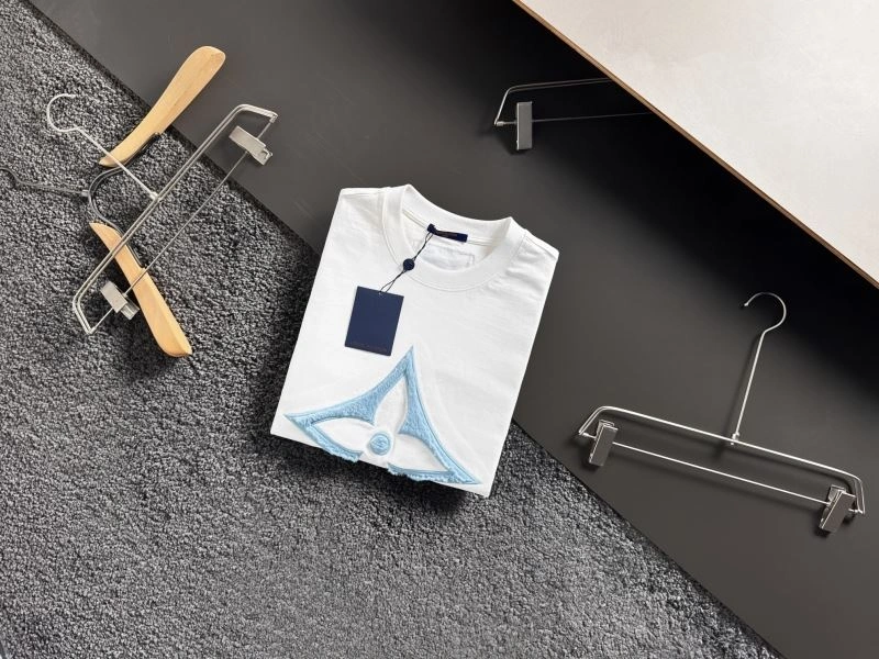 Supportive Louis Vuitton T-Shirts 137114
