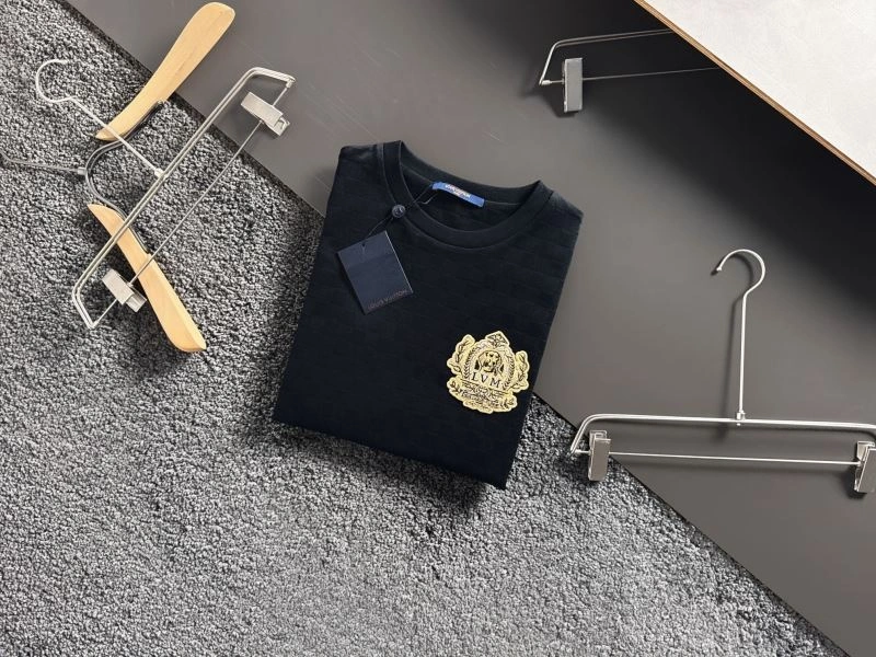 Stylish Louis Vuitton T-Shirts 137113