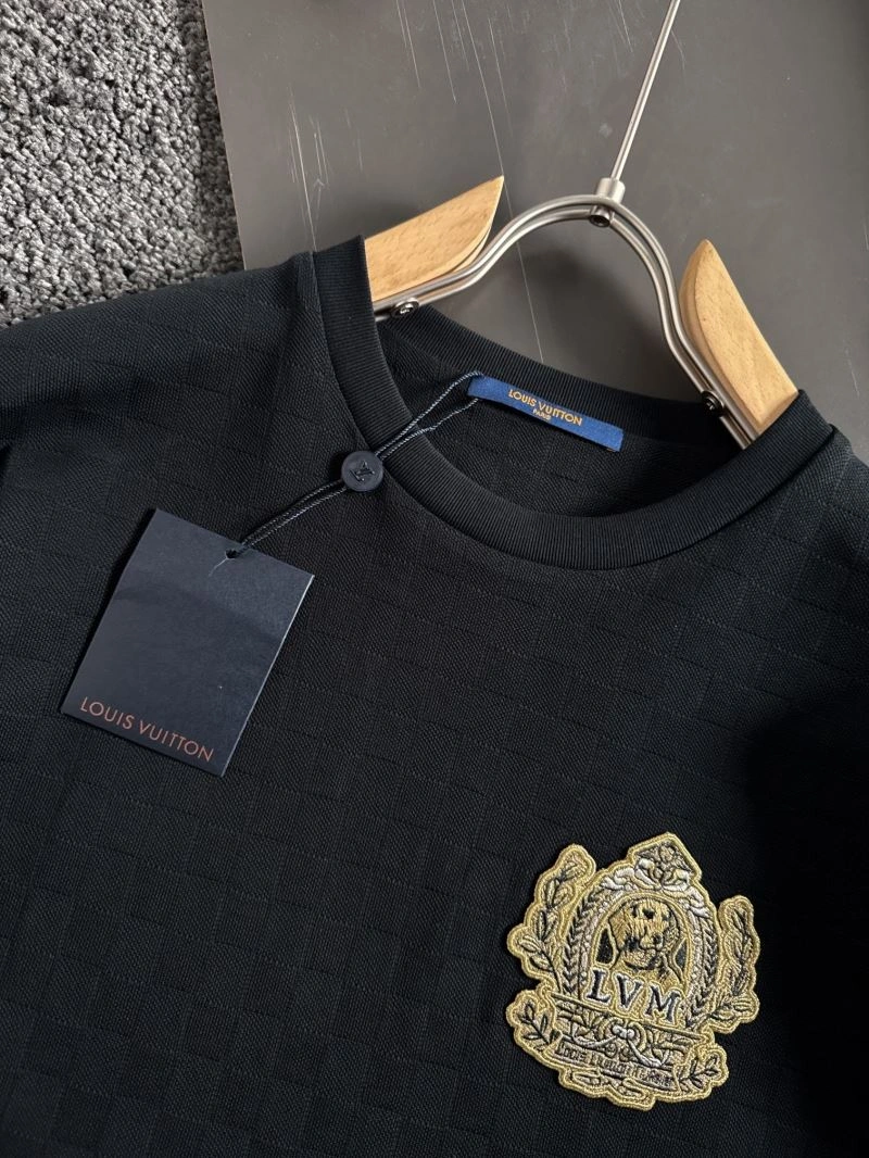 Stylish Louis Vuitton T-Shirts 137113