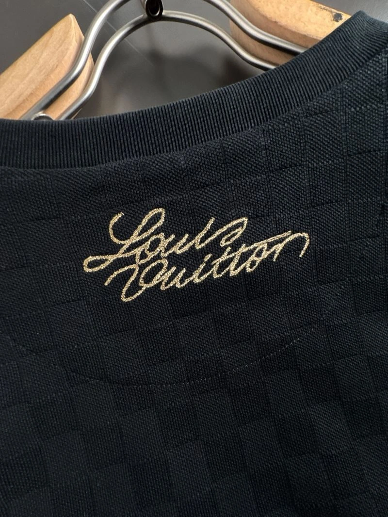 Stylish Louis Vuitton T-Shirts 137113