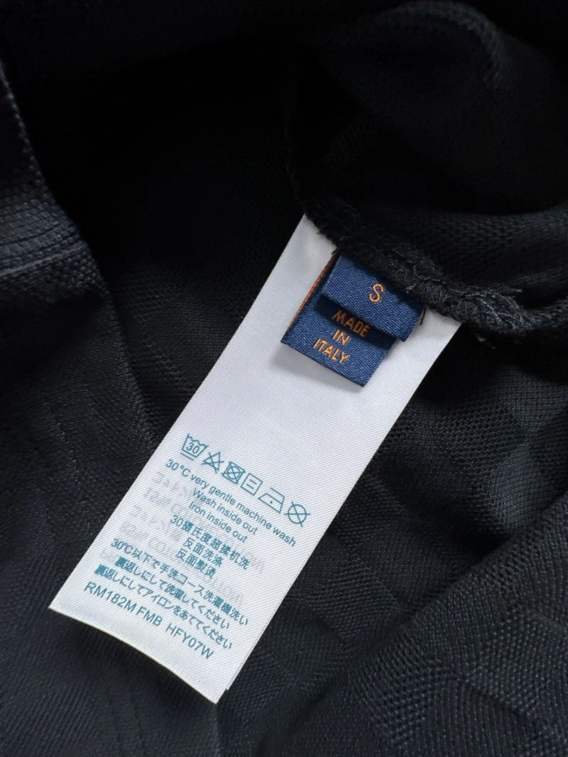 Stylish Louis Vuitton T-Shirts 137113