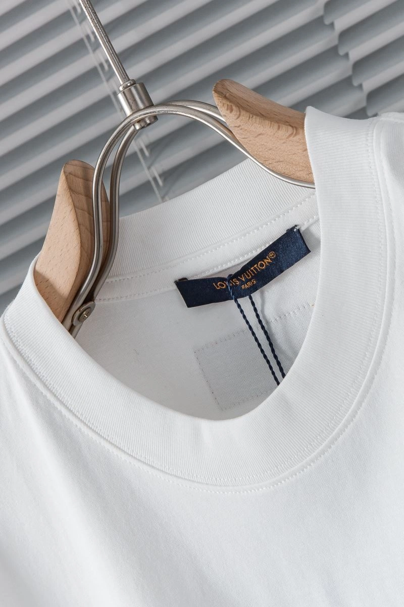 WeatherProof Louis Vuitton T-Shirts 137111